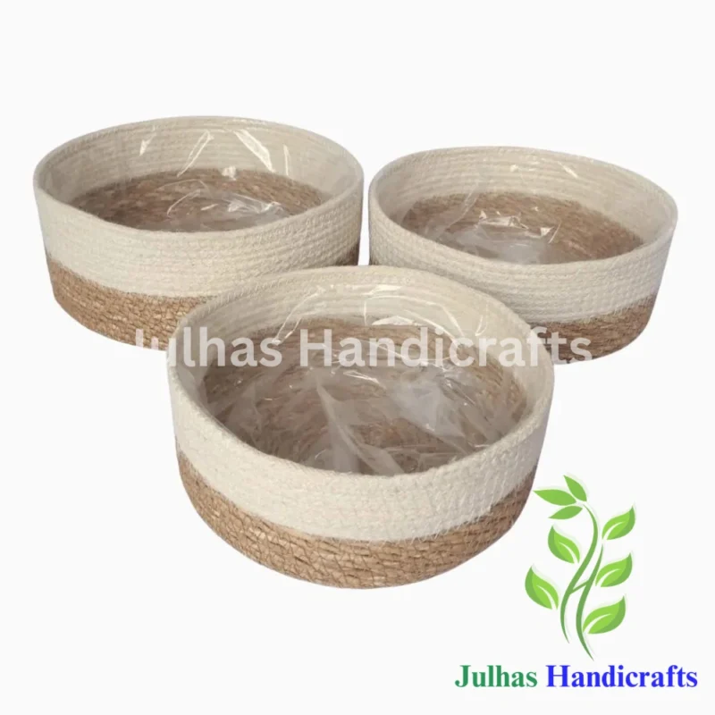 BASKET WITH PLASTIC LINING